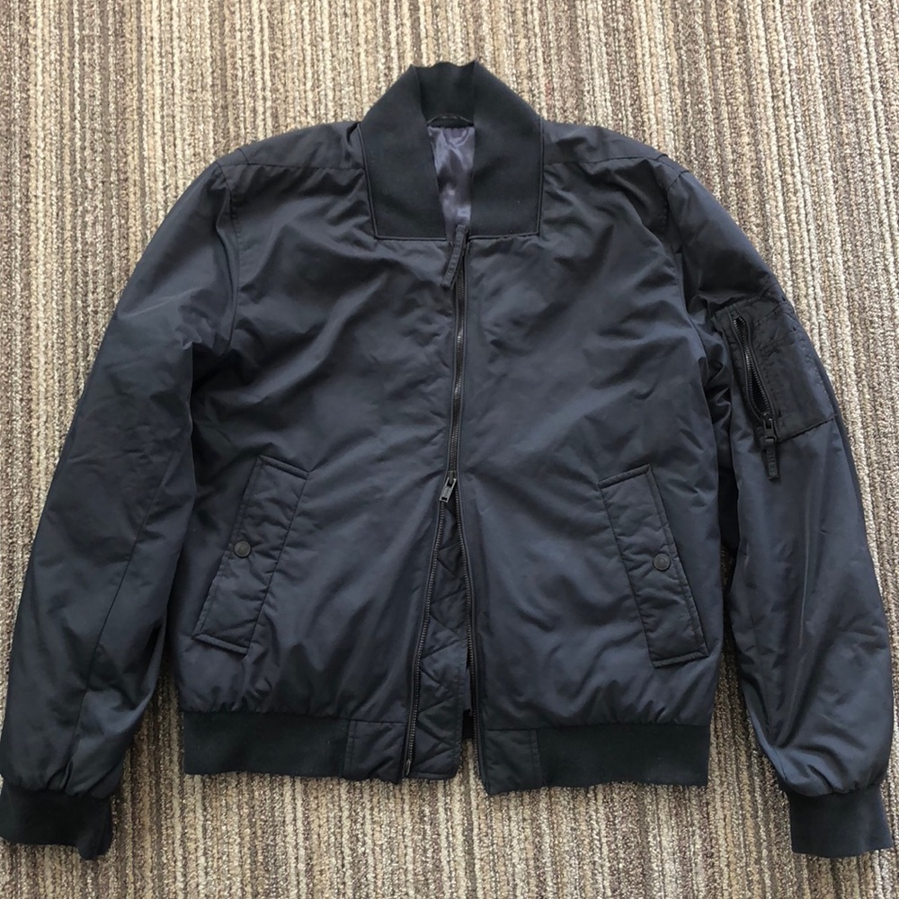 Vince Navy Bomber Jacket sz M with 2 way zipper!